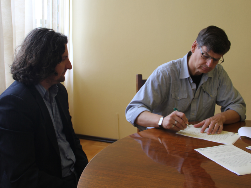 PREFEITO ASSINA CONVÊNIO COM LAR BOM PASTOR